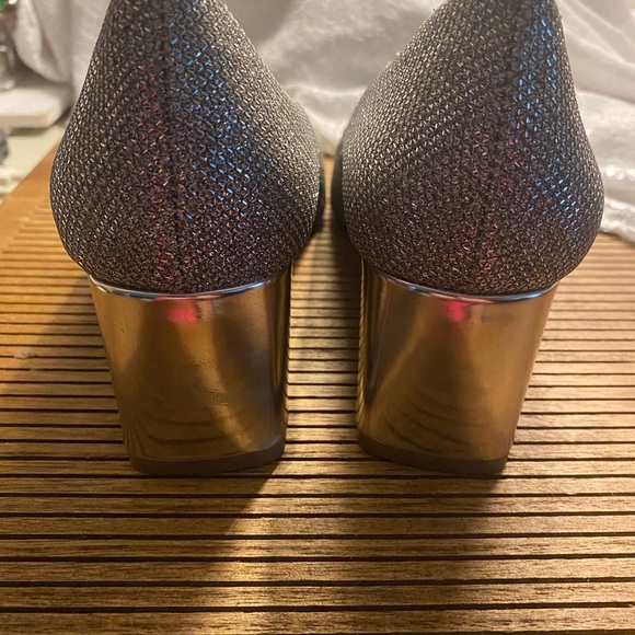 Bandolino Silver Sparkle chunky heels sz 7 - Picture 3 of 6